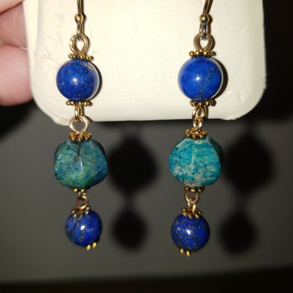 Stone dangle earrings